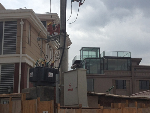 �����������oͶ�Y���O(sh��)����؟�ι�˾10kV��·���R�r׃�������b����